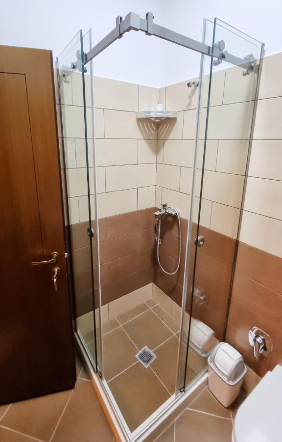 Master Hotel ベラト エクステリア 写真